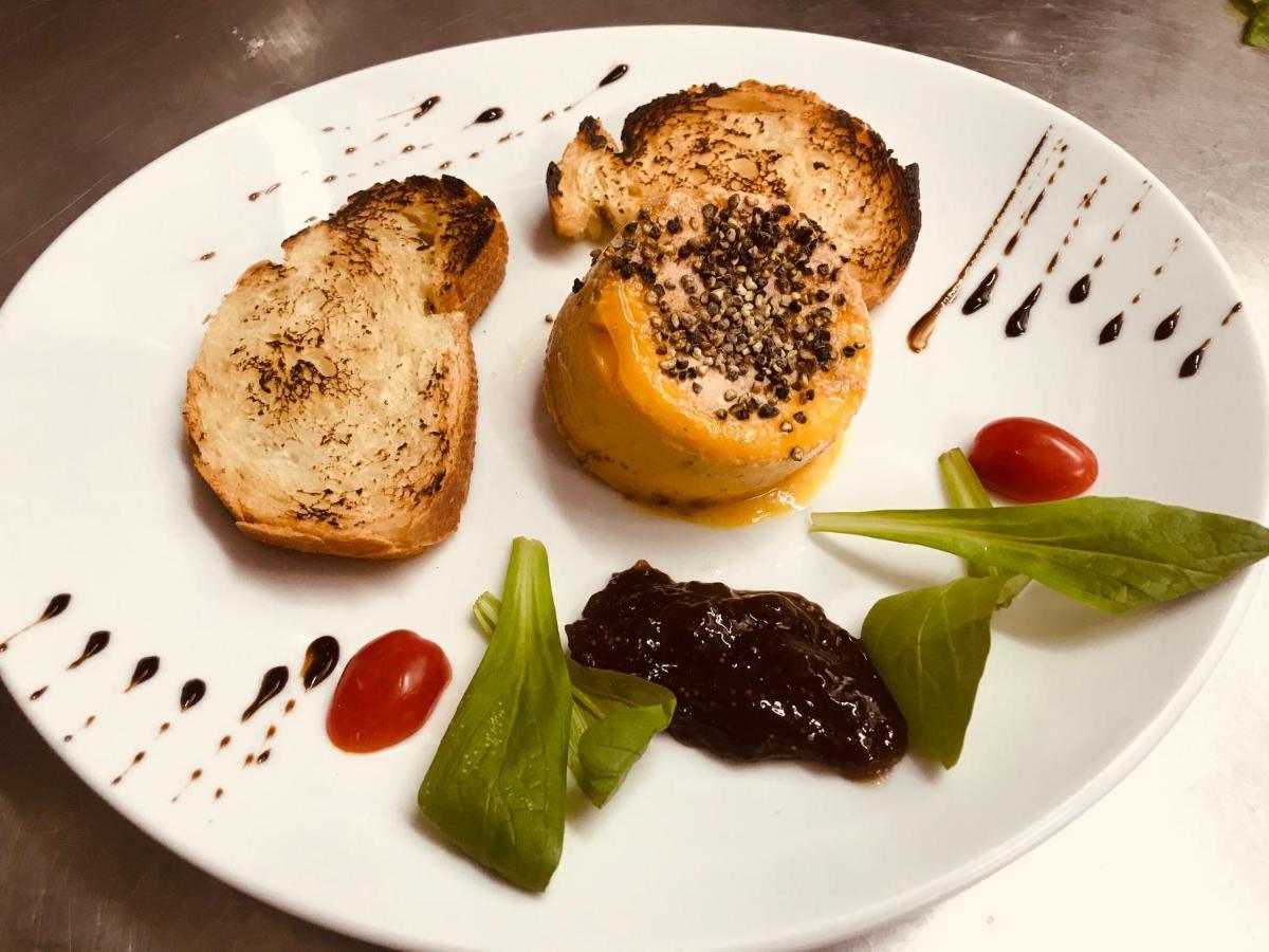 Hotel Restaurant L'Agapanthe Pont-de-Salars Экстерьер фото