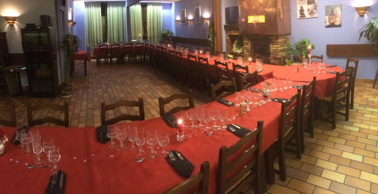 Hotel Restaurant L'Agapanthe Pont-de-Salars Экстерьер фото